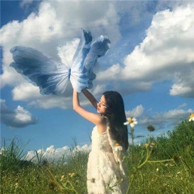他在窥着你 在线观看封面